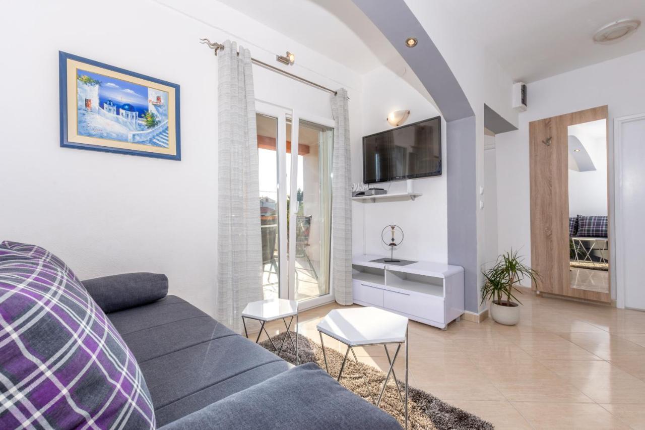 Villa Spark With Heated Pool In Rogoznica Zečevo 외부 사진
